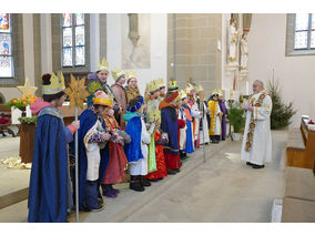 Aussendung der Sternsinger in Naumburg (© Karl-Franz Thiede)
